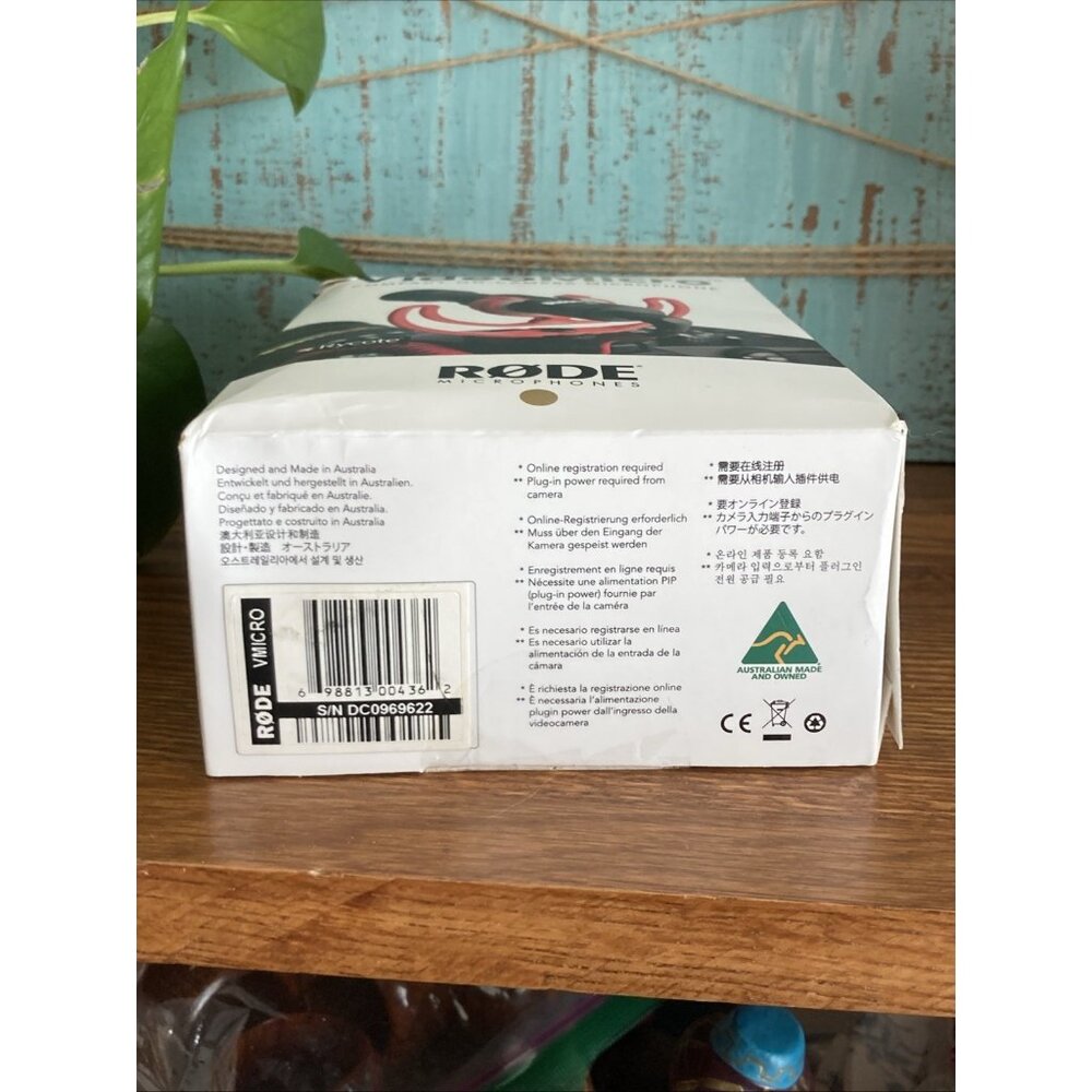 Rode VideoMicro Compact On-Camera Microphone with Rycote Lyre Shock Mount, Auxil - Picture 7 of 8